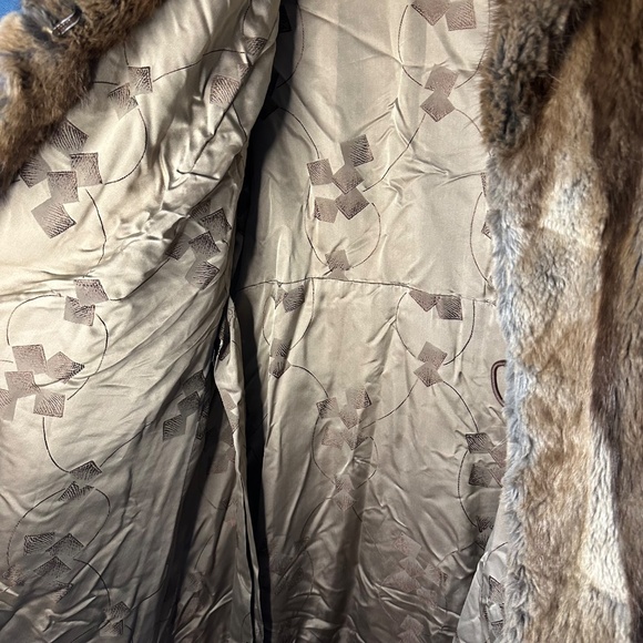 Vintage Fur Coat - Picture 9 of 16